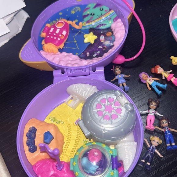 Polly Pocket Double Play Space Compact - Castle or Spaceship - Picture 4 of 4